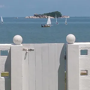 G&t's Beach Front Privatunterkunft